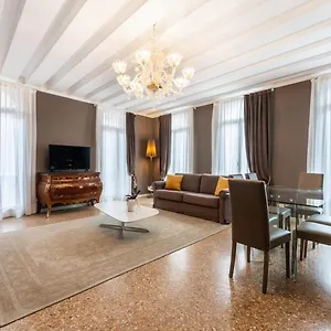  Apartamento San Teodoro Palace - Luxury Apartments