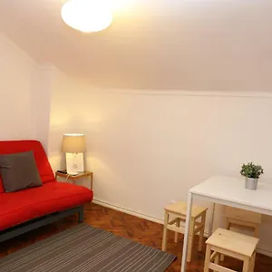 White Cosy Appartement Lisboa